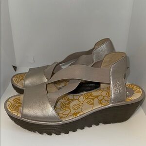 Fly London RALE Cross Band Wedge Sandals Metallic Silver Women’s 38 US 7.5-8